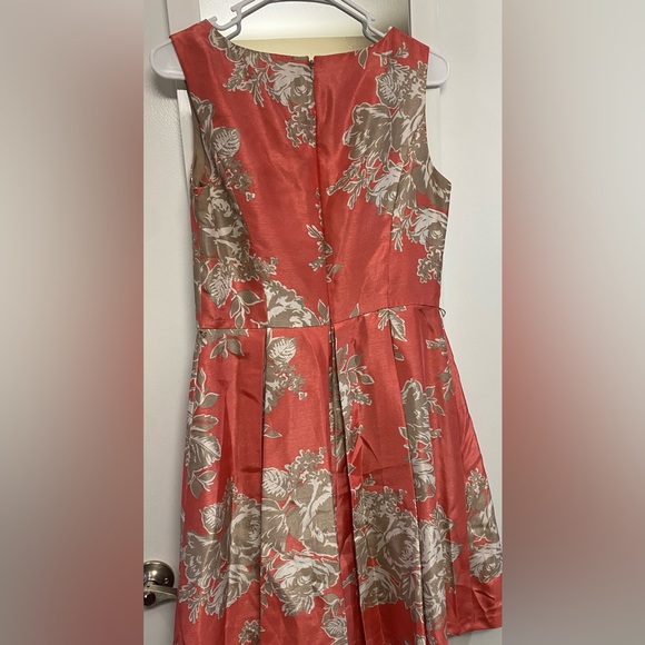 Coral dress - Picture 2 of 3